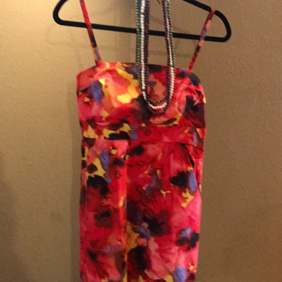 Get ready for spring with this strapless dress! - Picture 2 of 3